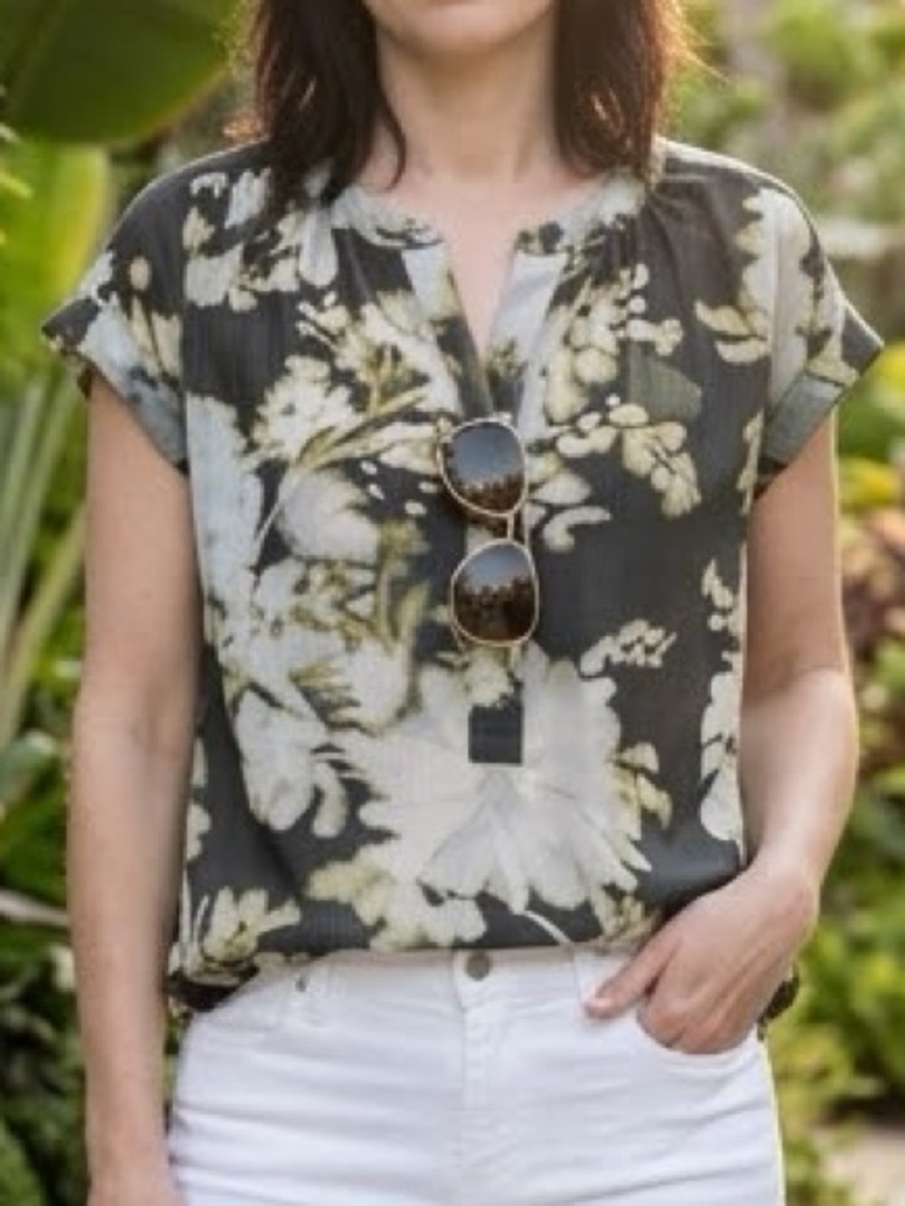 Simply Vera Wang Floral Tunic Blouse in Charcoal & White Size Small